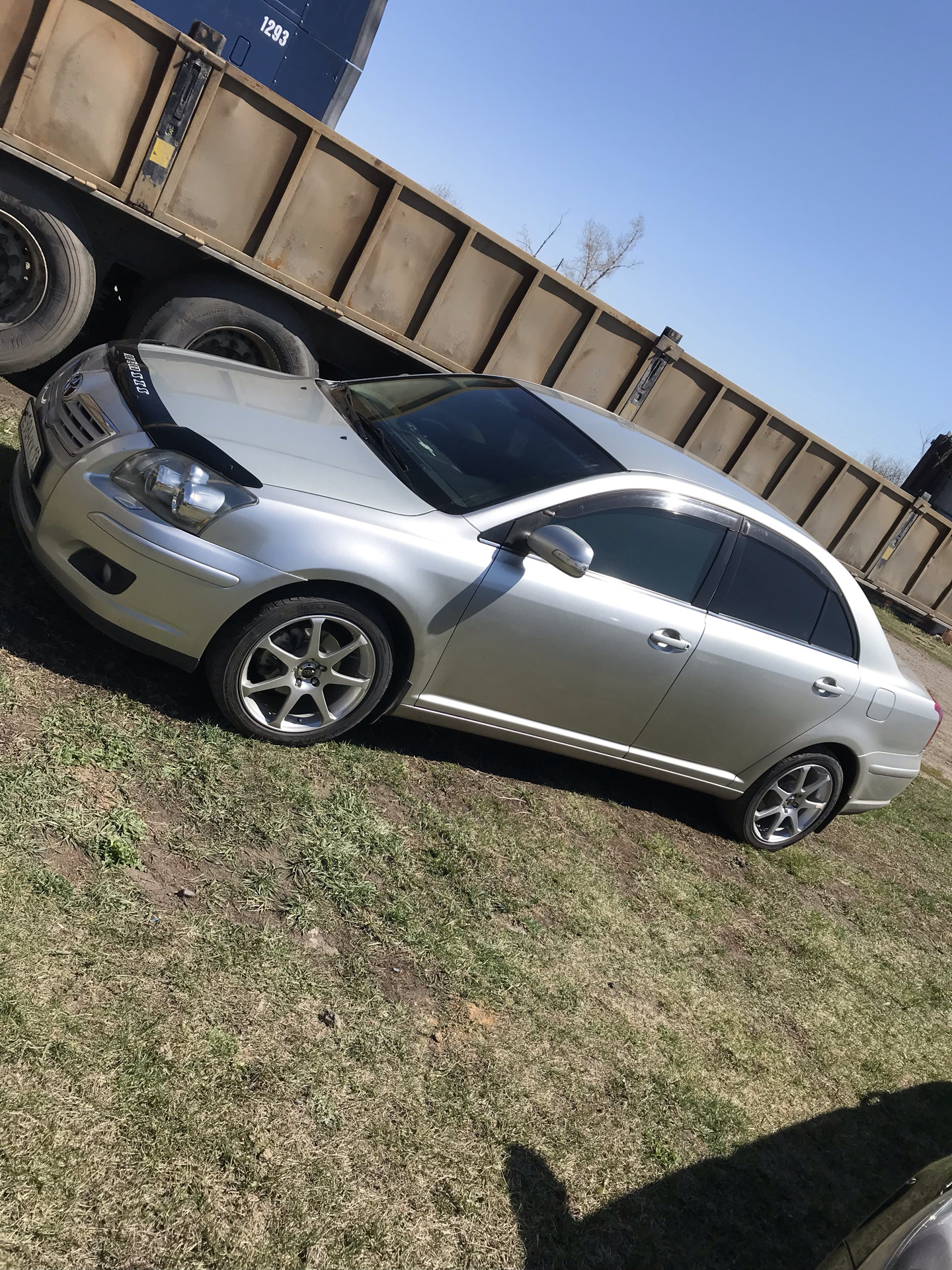 Toyota Avensis rays r17