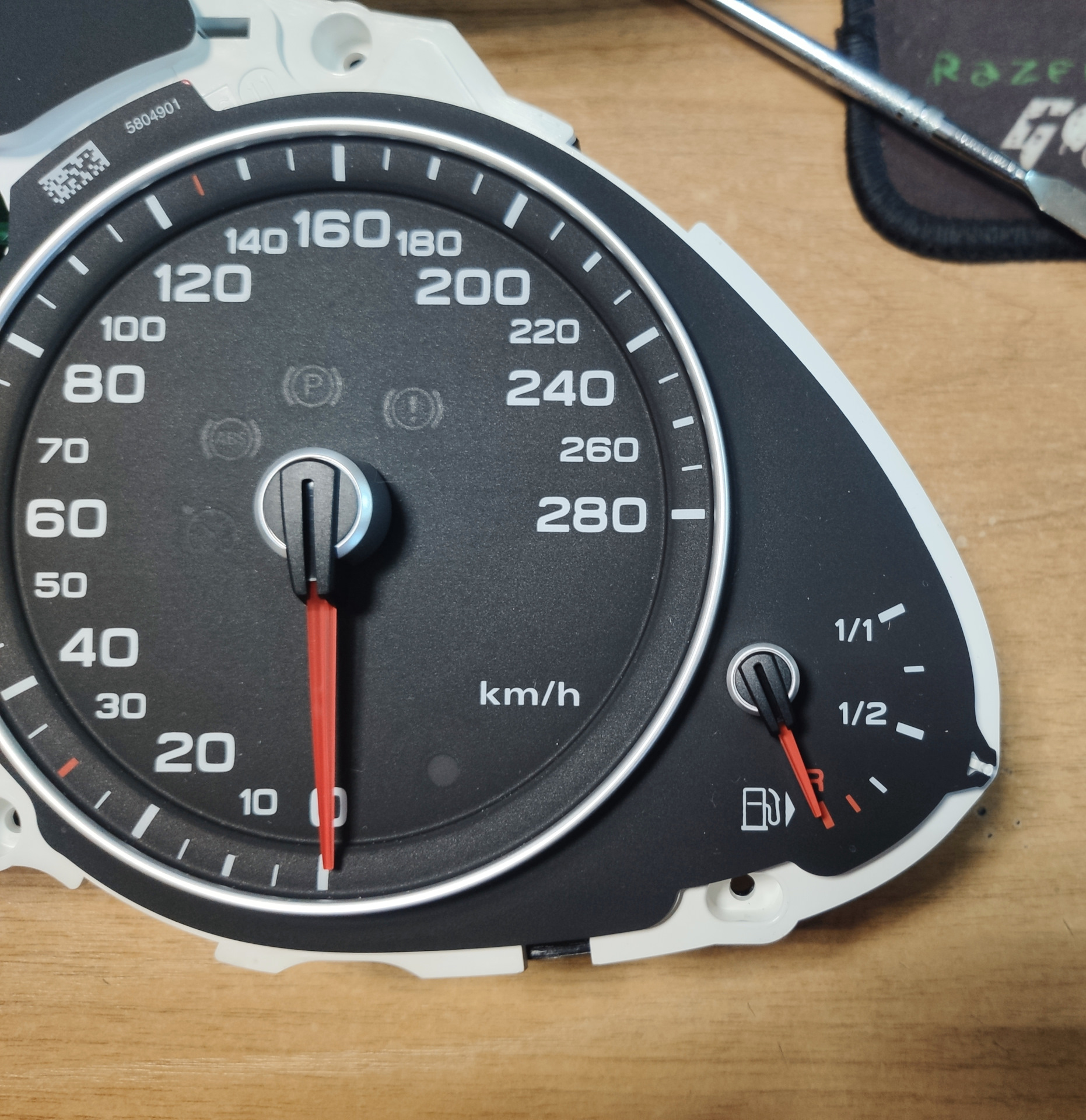 Замена светодиодов подсветки панели приборов — Audi Q5 (1G), 2 л, 2013 ...