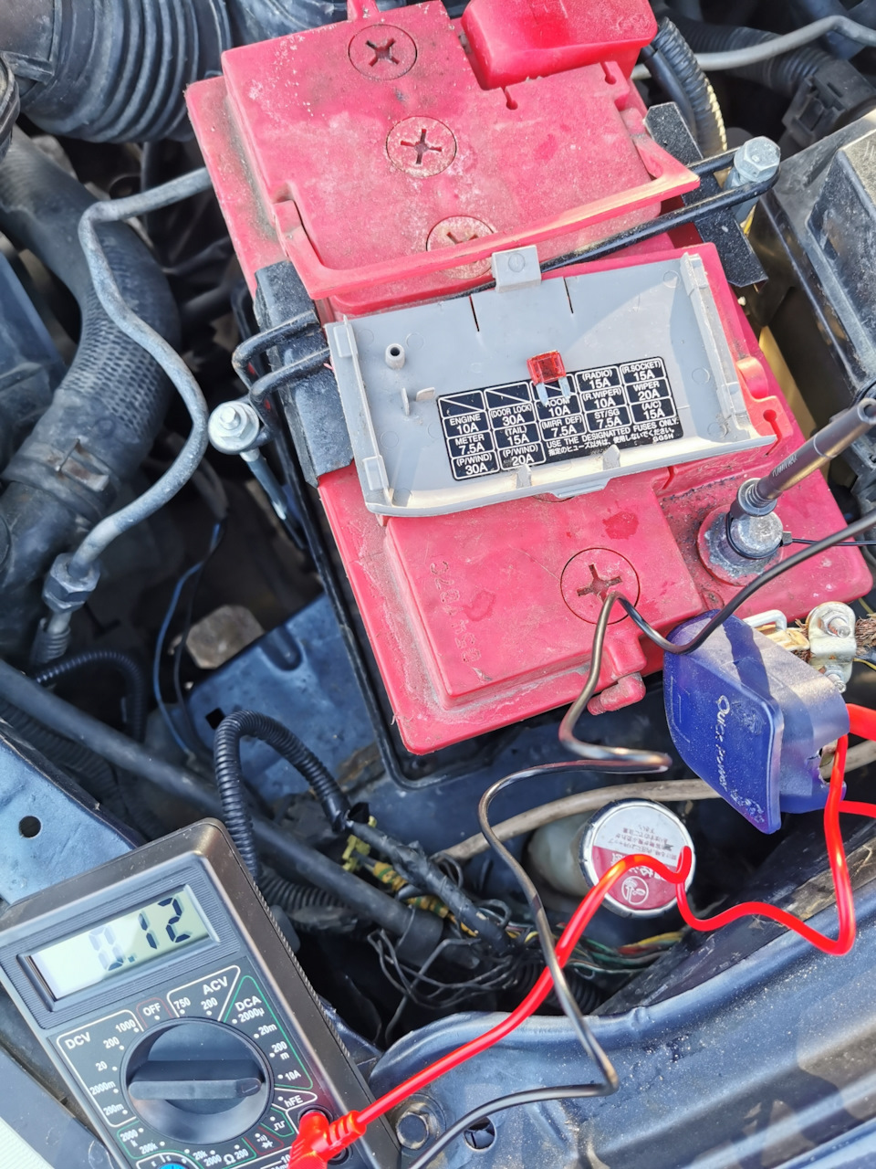 Светятся лампочки при выключенном зажигании 2 — Mazda Capella VI, 1,8 л ...