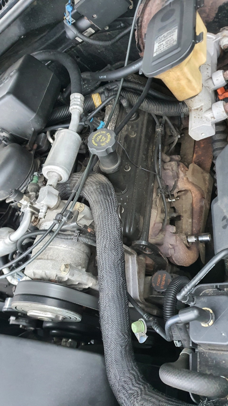 Фото в бортжурнале GMC Yukon (GMT400)