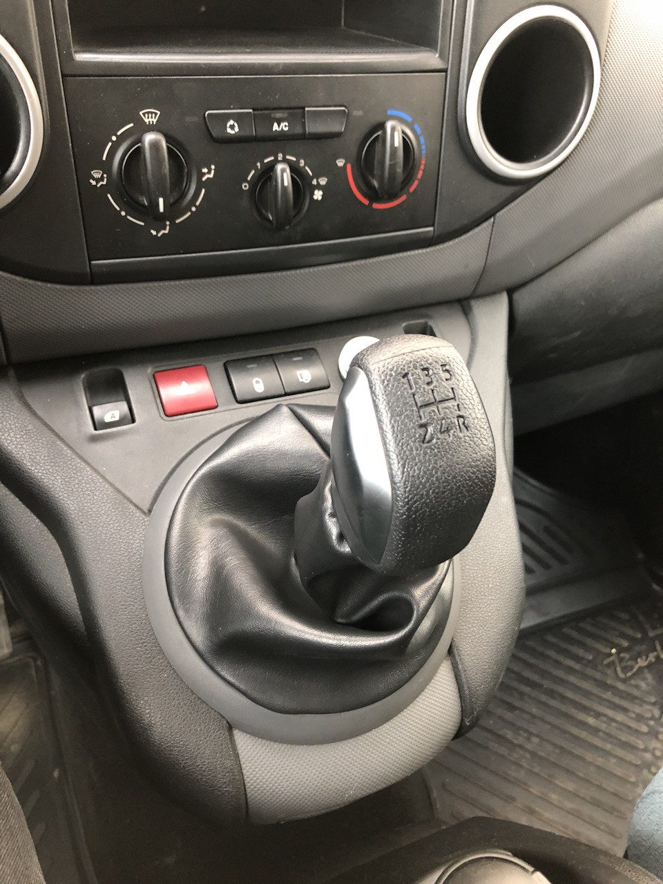 Как снять кпп ситроен берлинго Ручка КПП - Citroen Berlingo (2G), 1,6 л, 2013 года стайлинг DRIVE2