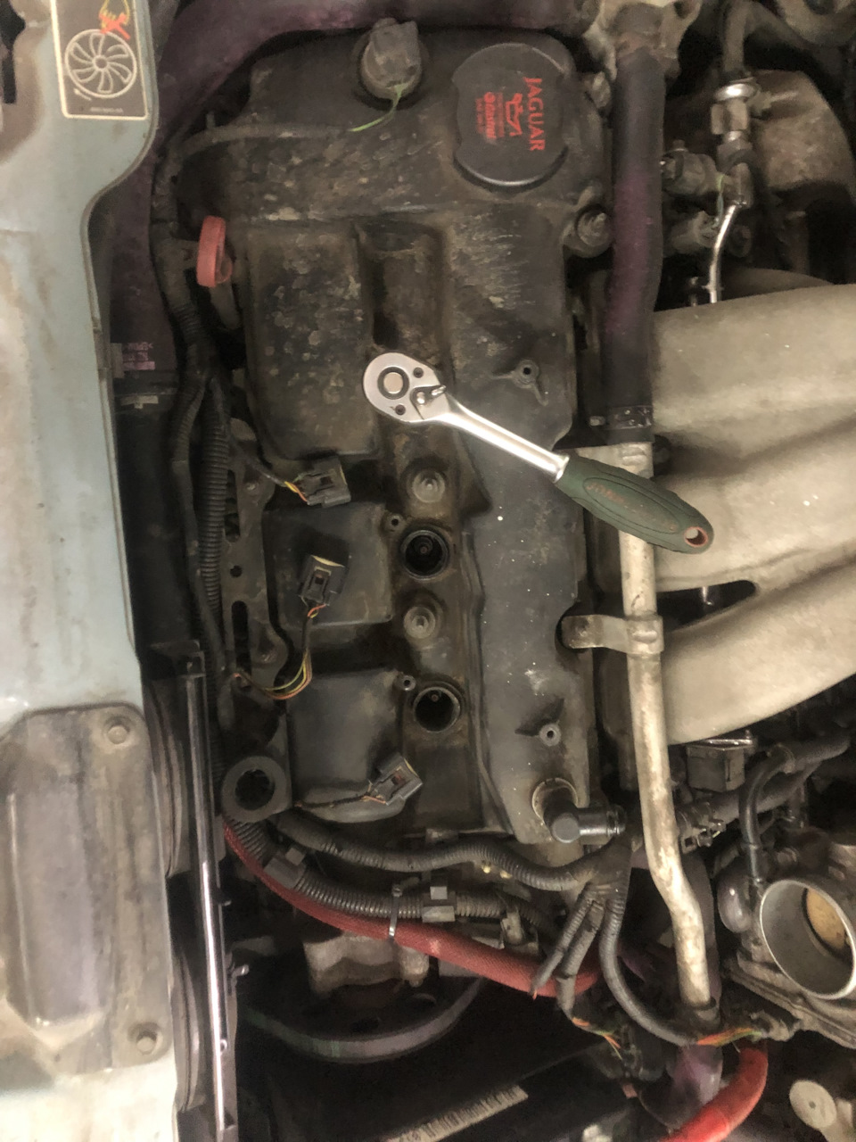 Замена свечей — Jaguar X-Type, 2,5 л, 2005 года | своими руками | DRIVE2