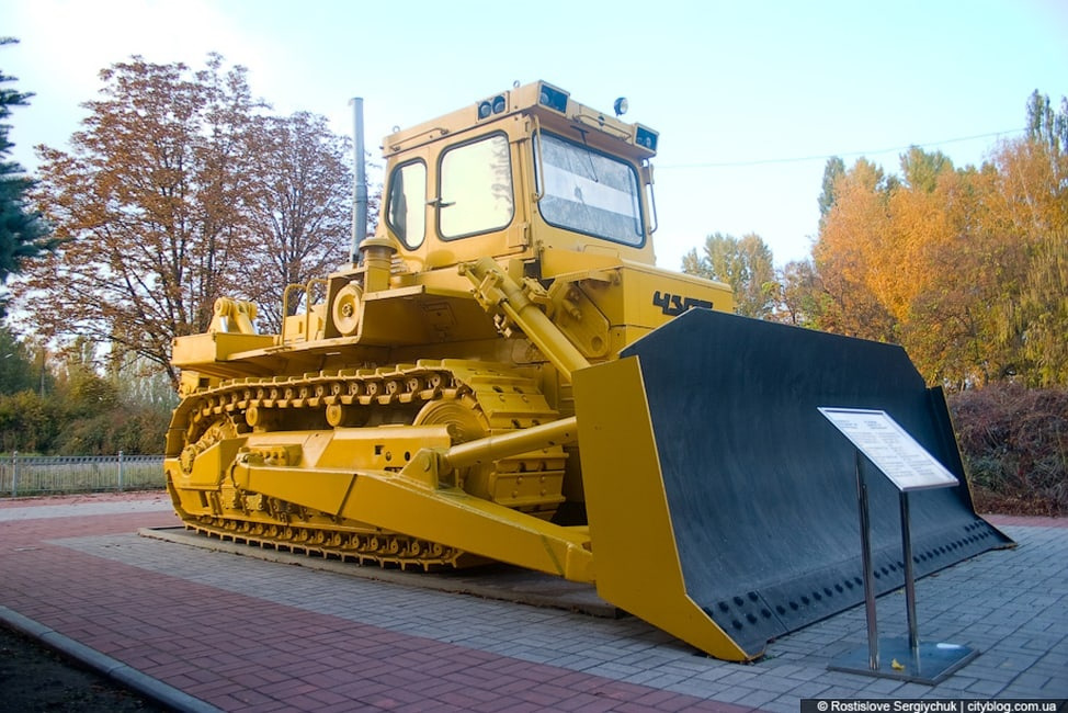 Бульдозеры ижевск. Бульдозер ЧЗПТ Т-330. ЧТЗ Т-330. Бульдозер ЧЗПТ Т-500. Трактор чебоксарец т 330.