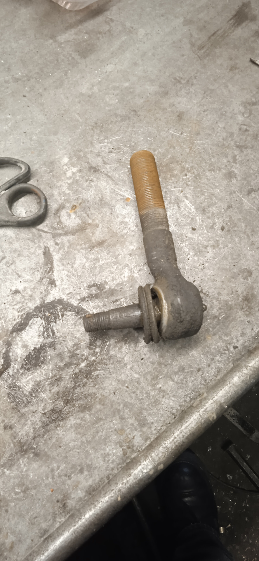 Подшипники ступиц, правый наконечник, замена смазки в хабах — Ford ...