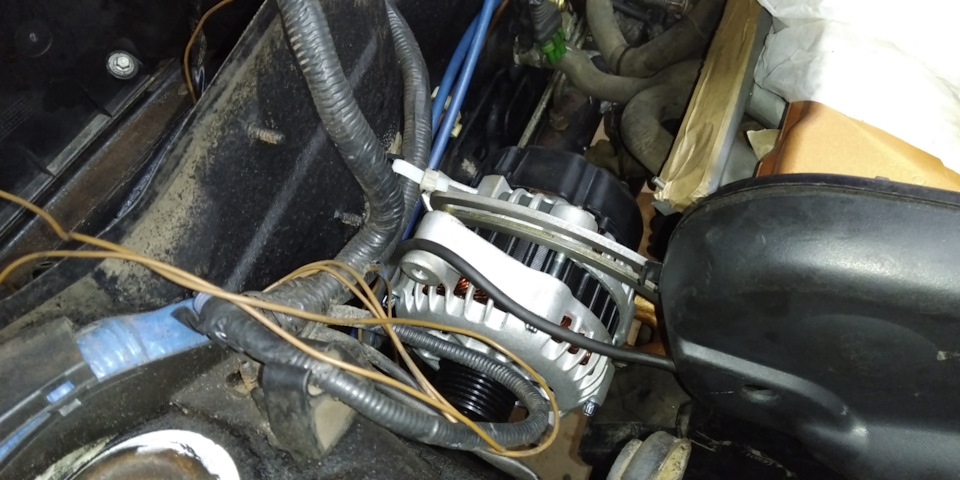 Крепление генератора opel Vita B X16XE — Opel Vita B, 1,6 л, 1997 года ...