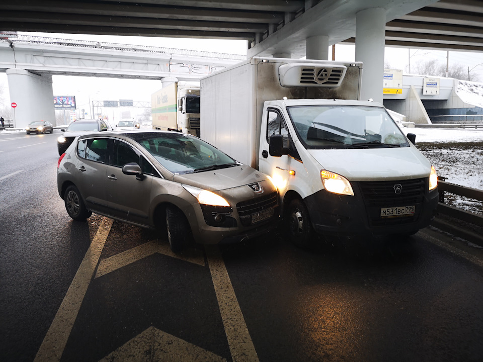 Фото в бортжурнале Peugeot 3008 (1G)