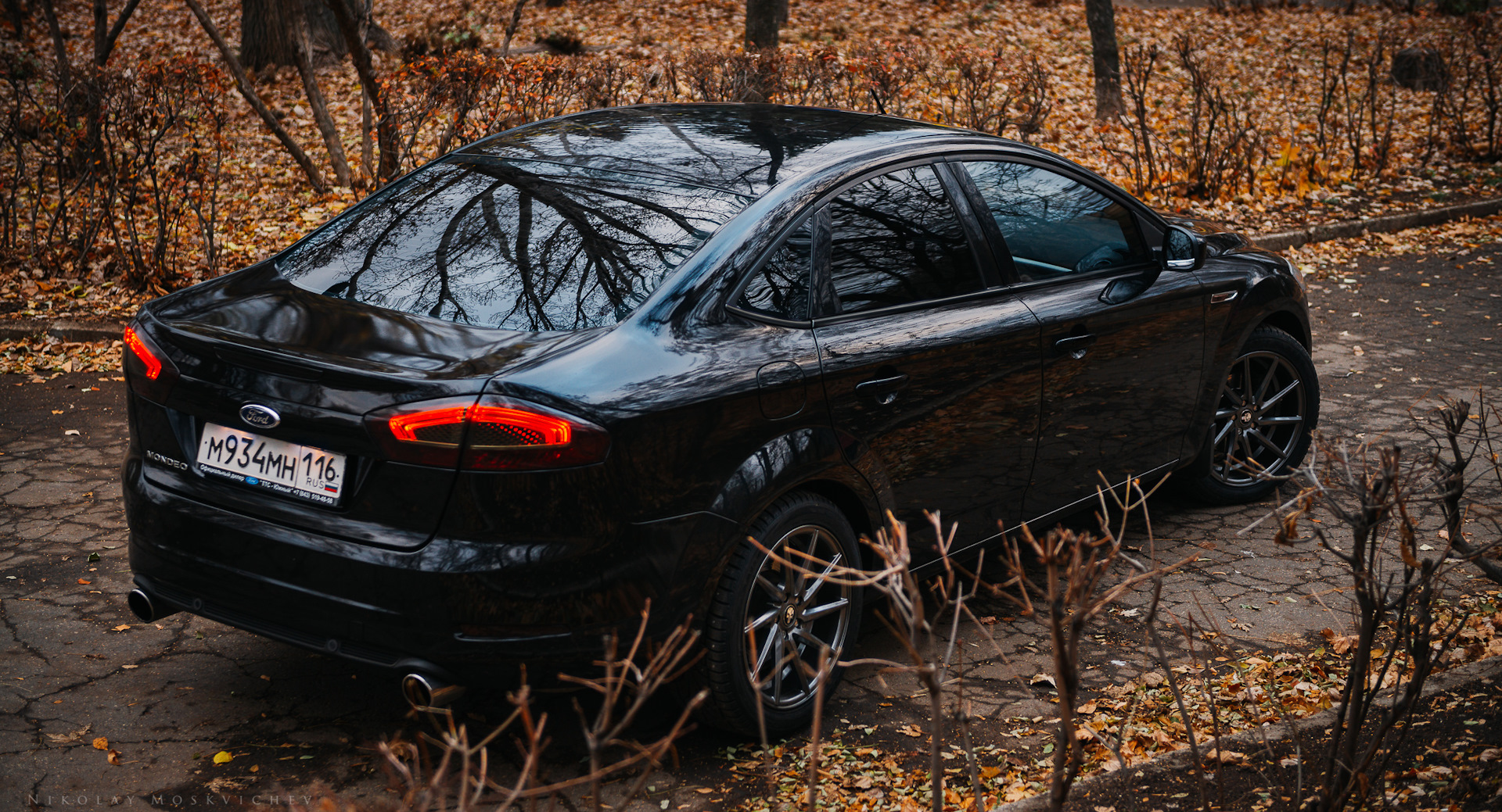 5 4 black. Форд Мондео 4 черный антихром. Black Mondeo 4 Tuning. Ford Mondeo 4 Black Edition. Ford Mondeo черный Tuning.