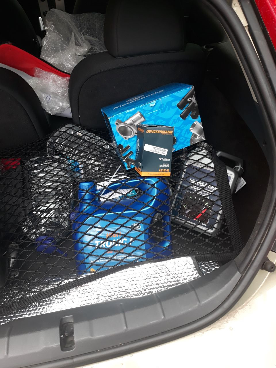 Все по списку, а ключи на 21 и 27 забыл…да еще и пассатижи… — Volvo C30. Запчасти на фото: A210143