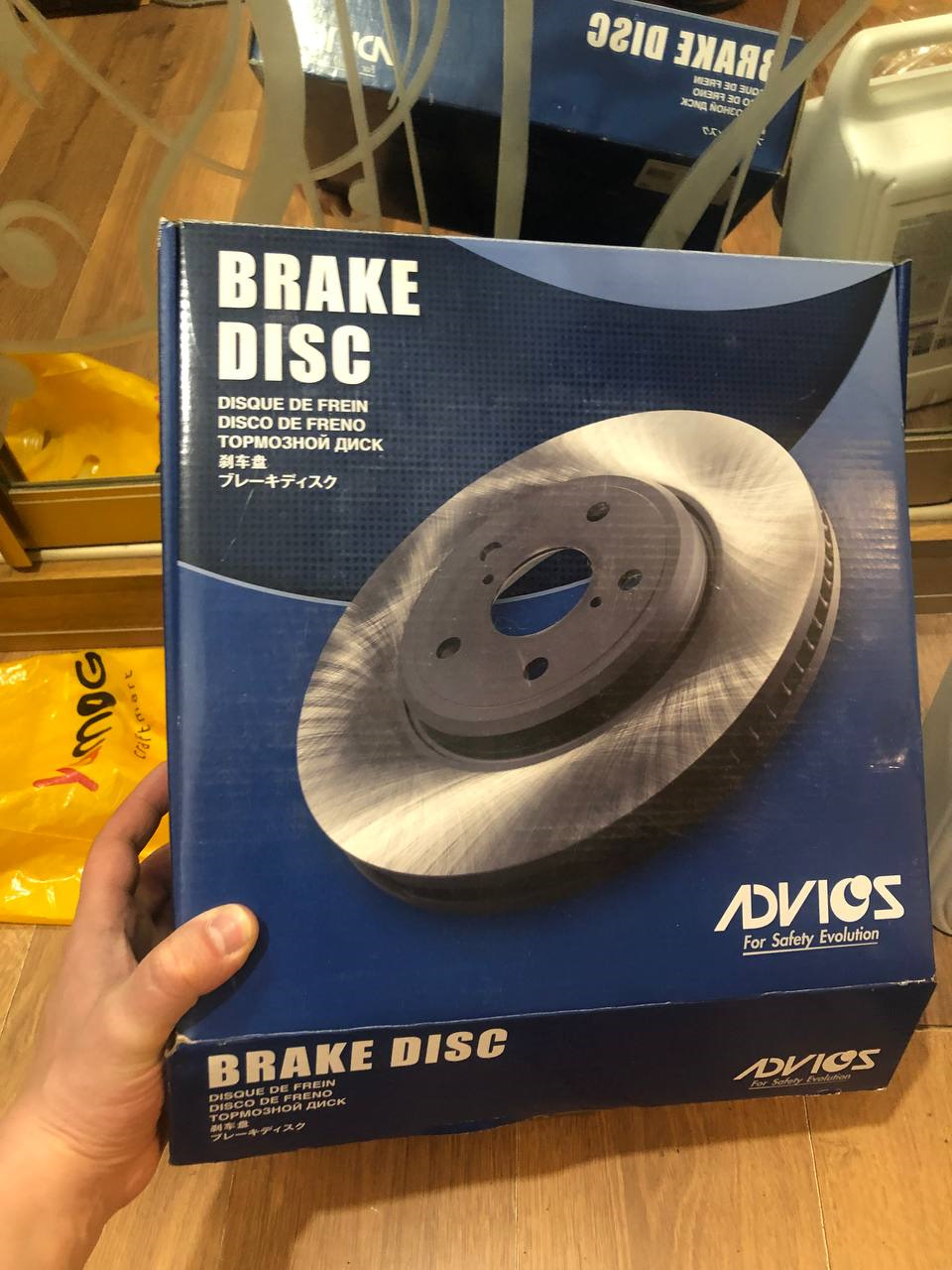 Скрип при движении и нажатии на тормоз сзади. Замена колодок и ...