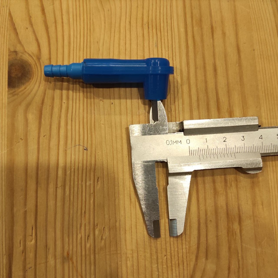 Приспособа для прокачки тормозов. Алиэкспресс — Lada 2106, 1,6 л, 1992 ...