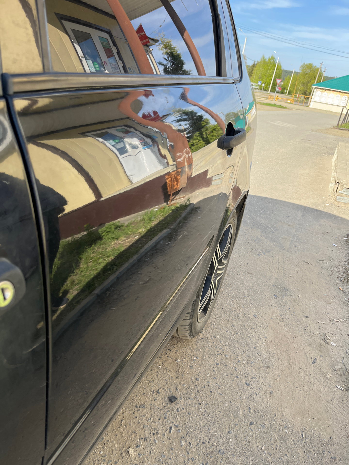 Самостоятельное выпрямление вмятины — Lada Калина седан, 1,6 л, 2010 ...