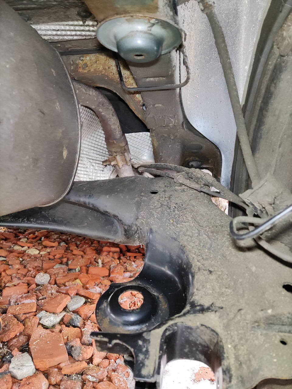 Подготовка посадочных мест — Mitsubishi Colt VI