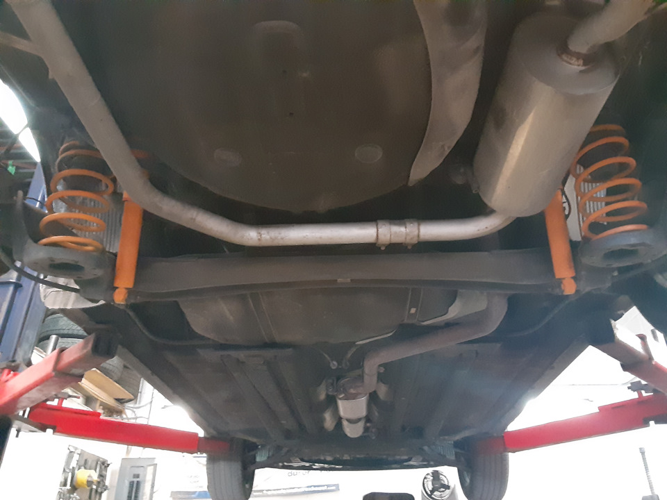 Замена задних пружин и стоек — Hyundai i30 (2G), 2 л, 2015 года | визит ...