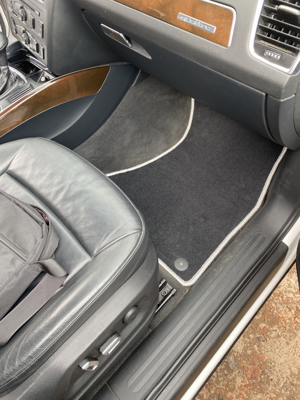 Ковры — Audi Q5 (1G), 2 л, 2011 года | аксессуары | DRIVE2