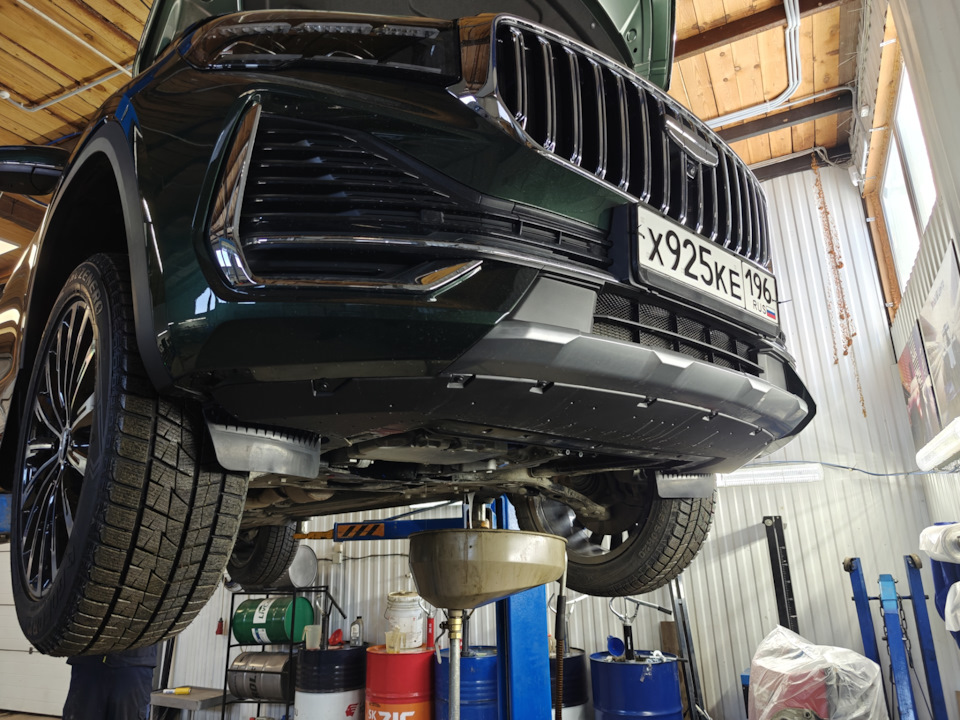 Замена масла — Geely Monjaro, 2 л, 2024 года | визит на сервис