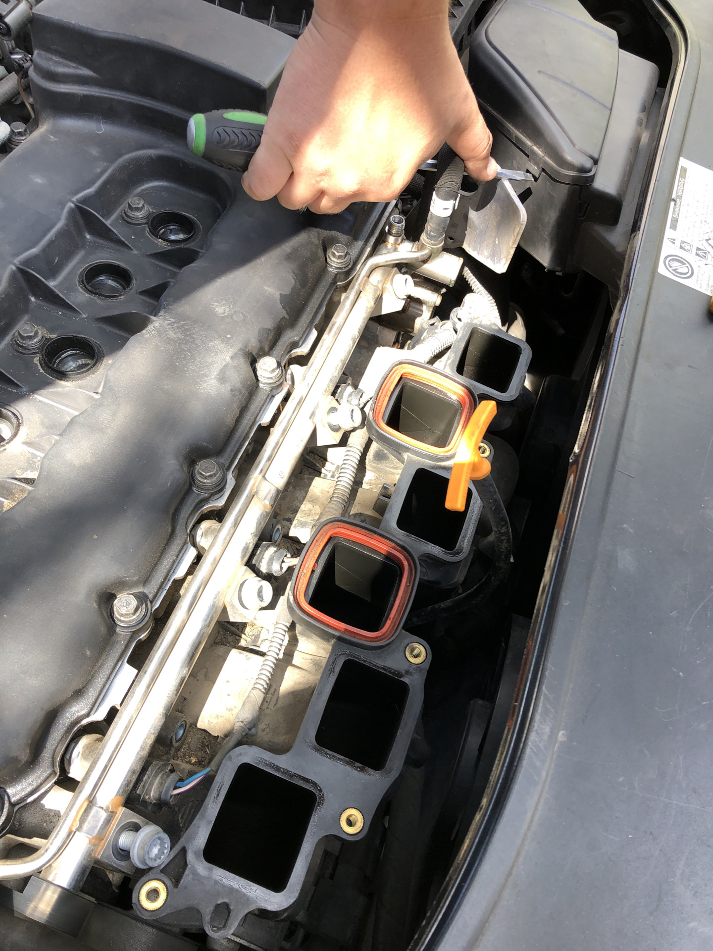 Замена топливных форсунок в двигателе BWS (Passat 3.6) — Volkswagen ...