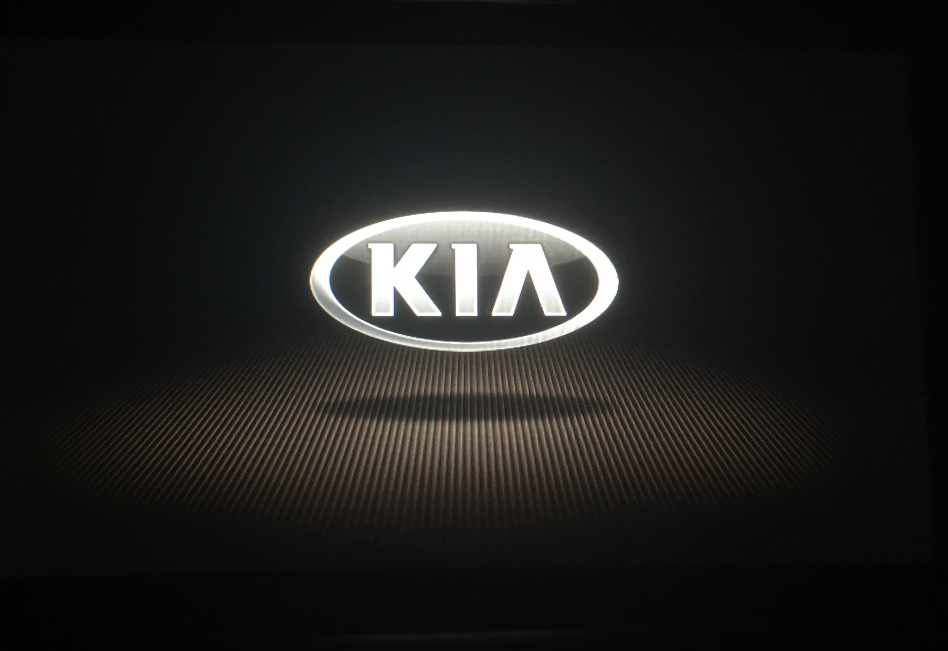 Логотип на заставку магнитолы. Киа Оптима значок. Эмблемы на Kia Optima. Teyes Kia Optima. Логотип Kia для магнитолы.