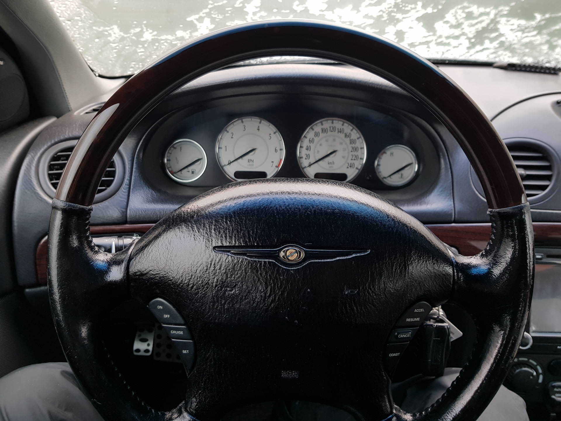 Руль 300м крайслер