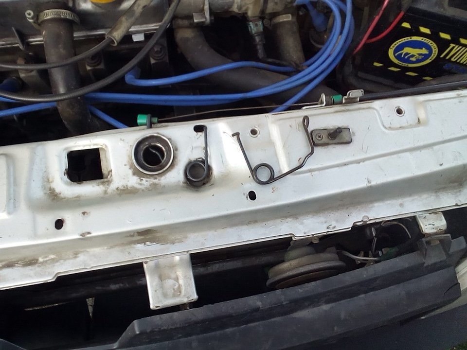 капот закрылся.на время. - Lada 2115, 1,6 л, 2009 года поломка DRIVE2