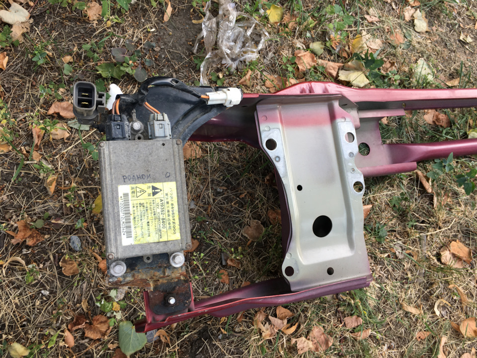 Как крепятся кронштейны блока розжига — Subaru Impreza WRX (GD, GG), 2 ...