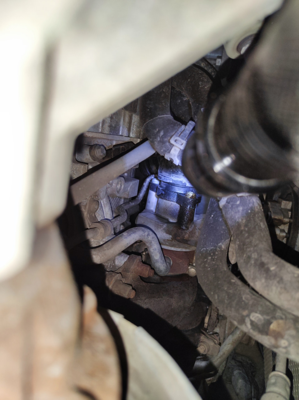 11. Устранение запотевания турбины и смазка штока актуатора — Skoda ...