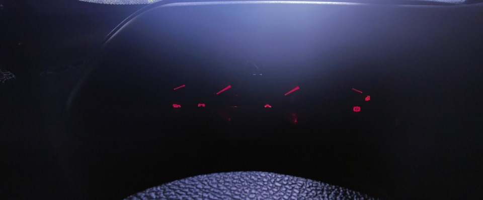 Приборная панель с двухканальным плавным розжигом, тест стрелок ...