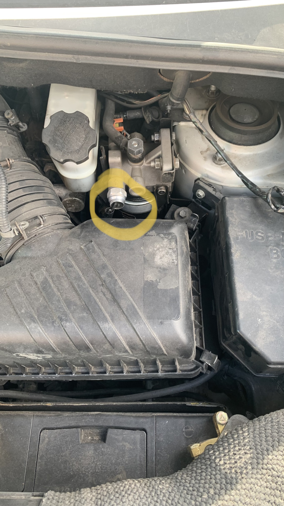 Замена топливного фильтра. — Hyundai Tucson (JM), 2 л, 2005 года ...