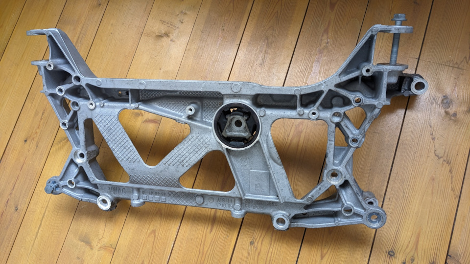 3Q0199369E — Skoda Kodiaq (1G). Запчасти на фото: 3Q0199369E