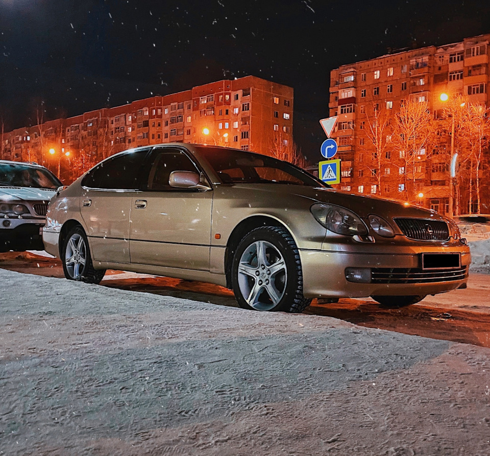 Шины зимние шипованные Toyo 225/50 R17, литые диски Lexus/Toyota 7Jx17 ET50  5x114,3 на Toyota Altezza, Toyota Aristo (II), Lexus GS (JZS160), Lexus IS.  Б/у | 24 000 ₽ в городе Нижневартовск | DRIVE2