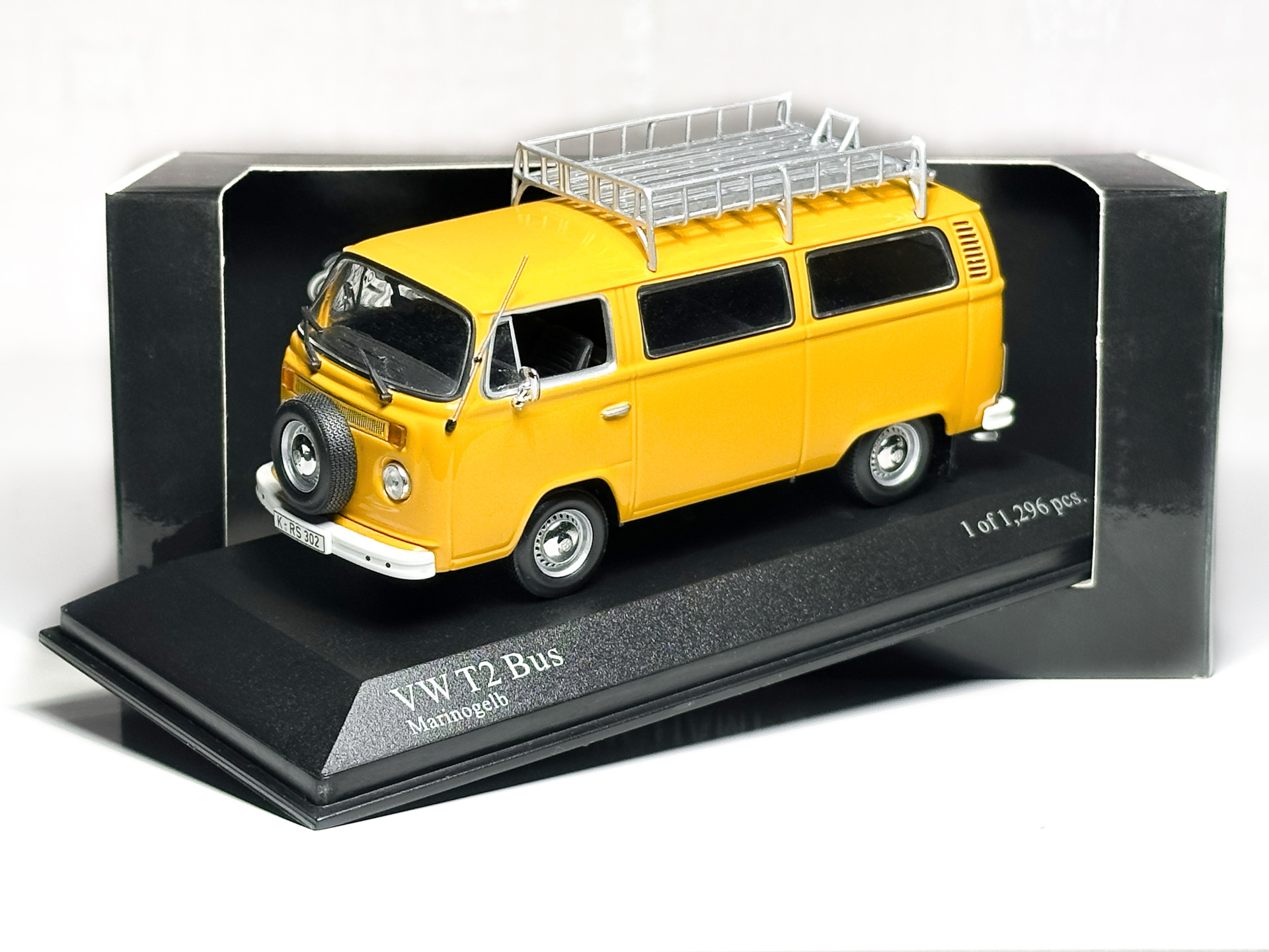 MINICHAMPS 1⁄43 Volkswagen GOLF Ⅳ generation golf レッド