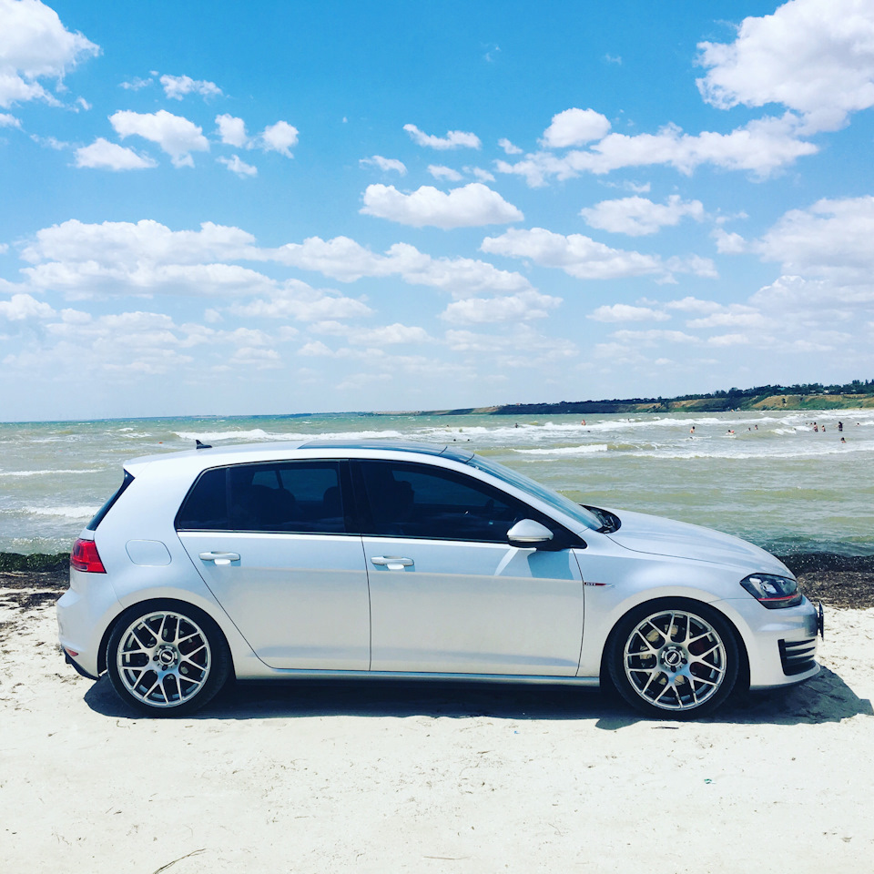 Photo from the logbook Volkswagen Golf GTI Mk7