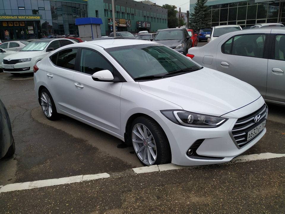 Hyundai elantra 20. элантра на r20. Elantra r19. хендай элантра 2011 года. хендай элантра 2014.