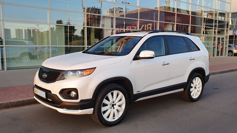 KIA Sorento Black&White Edition R20