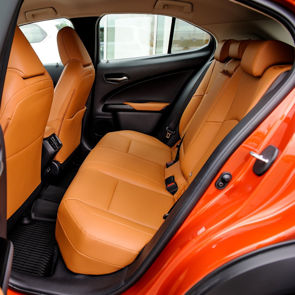 Яркому автомобилю – яркий салон! — Лексус - Волгоградский на DRIVE2