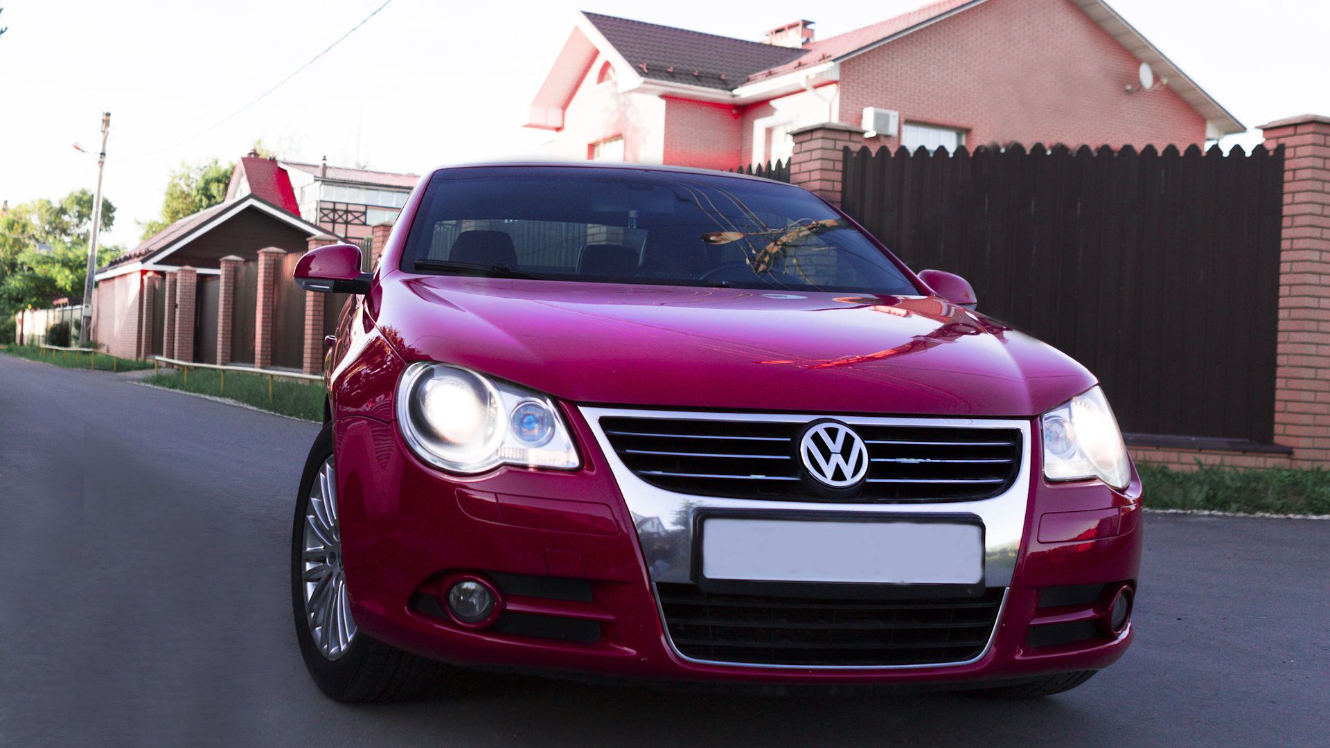 Volkswagen EOS 2011 красный