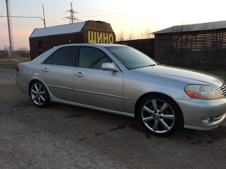 Toyota Crown Mark 2