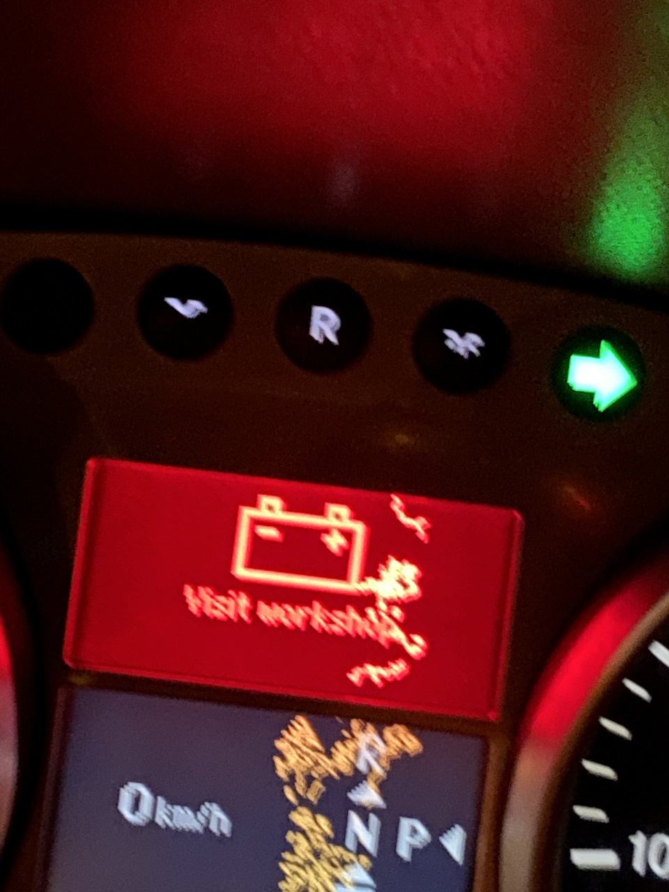 Загорелся аккумулятор на приборке — Mercedes ML 350 W164 — Mercedes ...