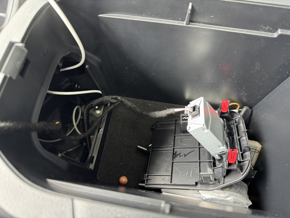 Фото в бортжурнале Toyota RAV4 (5G)