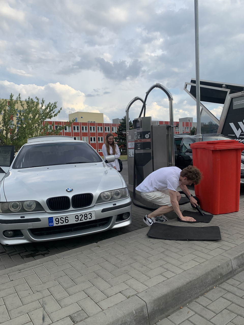 Жизнь девушки с парнем БМВ-шником. Так ли это ужасно? — BMW 5 series (E39),  2,5 л, 2001 года | наблюдение | DRIVE2