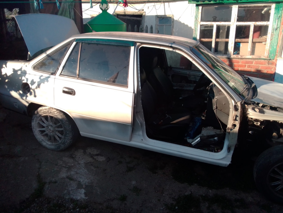 Полоска на лобовое — Lada Приора седан, 1,6 л, 2008 года | своими ...