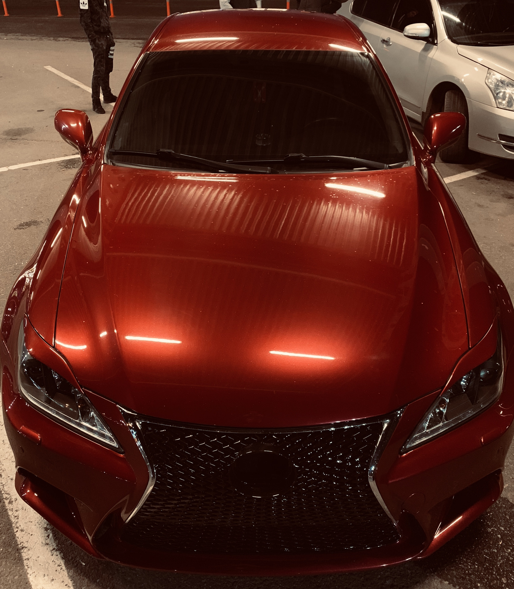 Lexus is 250 красный матовый