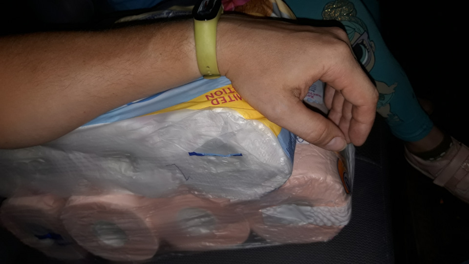 Подлокотник для задних пассажиров =) — Ford Fusion, 1,6 л, 2007 года ...