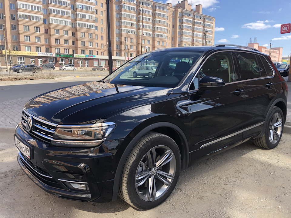 Tiguan 2 Sportline. Тигуан 2 спортлайн черный. Tiguan Sportline черный. Тигуан спортлайн 2021.