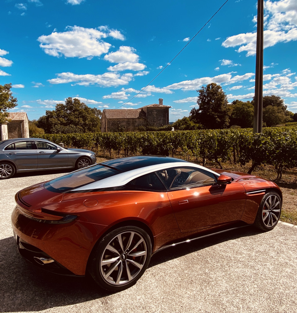 Оранжевый англичанин во французском Бордо. — Aston Martin DB11, 5,2 л, 2017  года | путешествие | DRIVE2