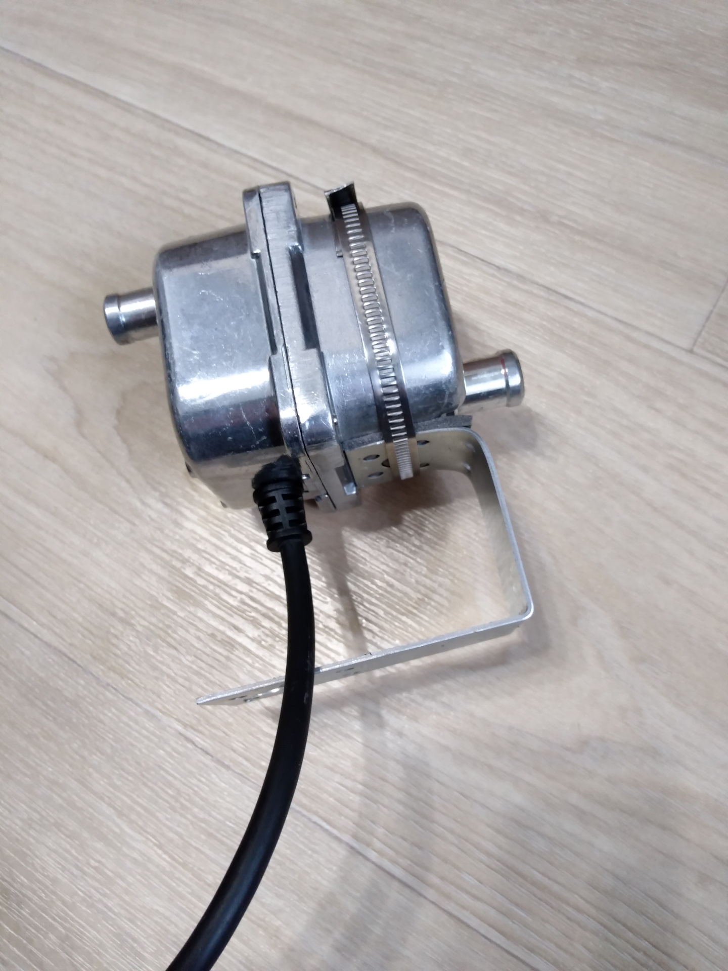 Установка котла-подогревателя ЛУНФЕЙ 2000 W - Suzuki Liana, 1,5 л, 2005 года тюн