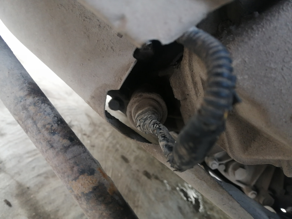 Пропала задняя скорость. Сделано. — Lada Калина универсал, 1,4 л, 2010 ...