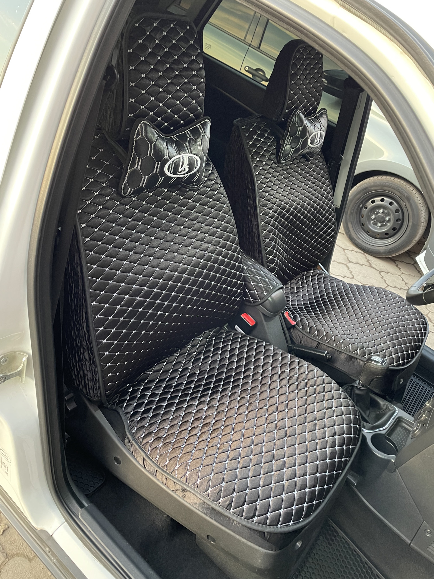 Полики, подушки подголовника и новые пружины. — Lada Приора седан, 1,6 ...