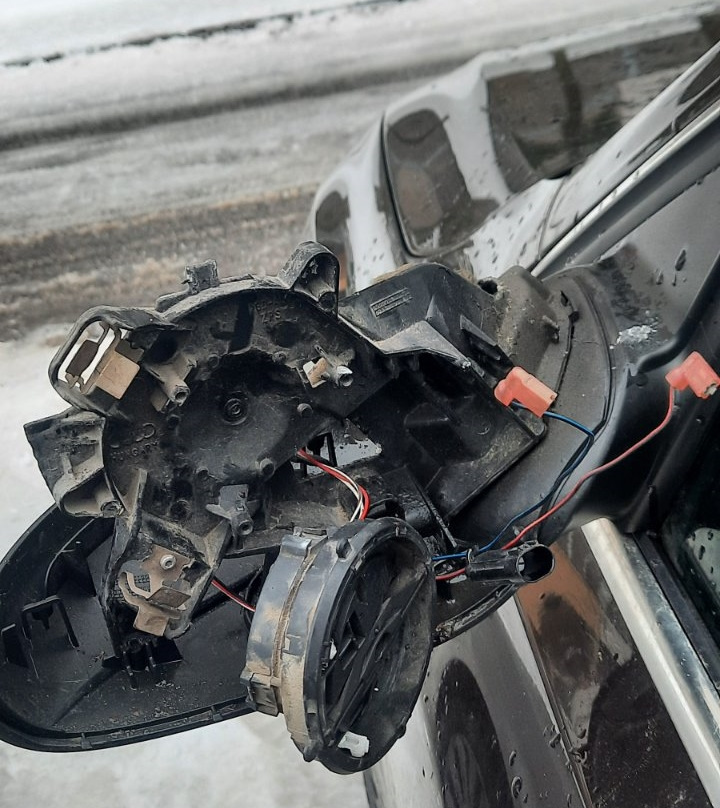 Бегающий поворотник в зеркала Q5 — Audi Q5 (1G), 2 л, 2011 года ...