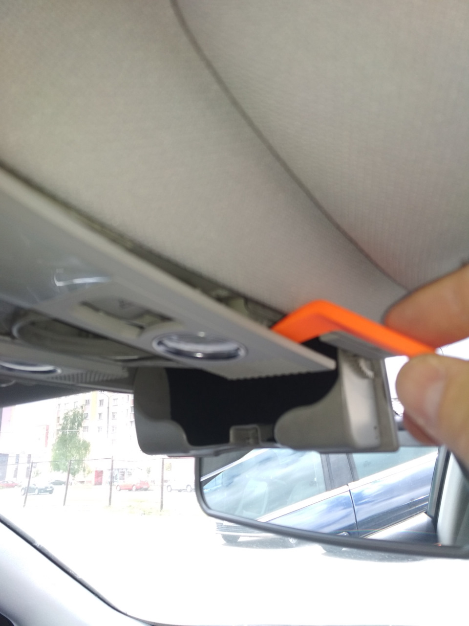 Также и здесь. Только лопаткой. — Audi A6 (C6)