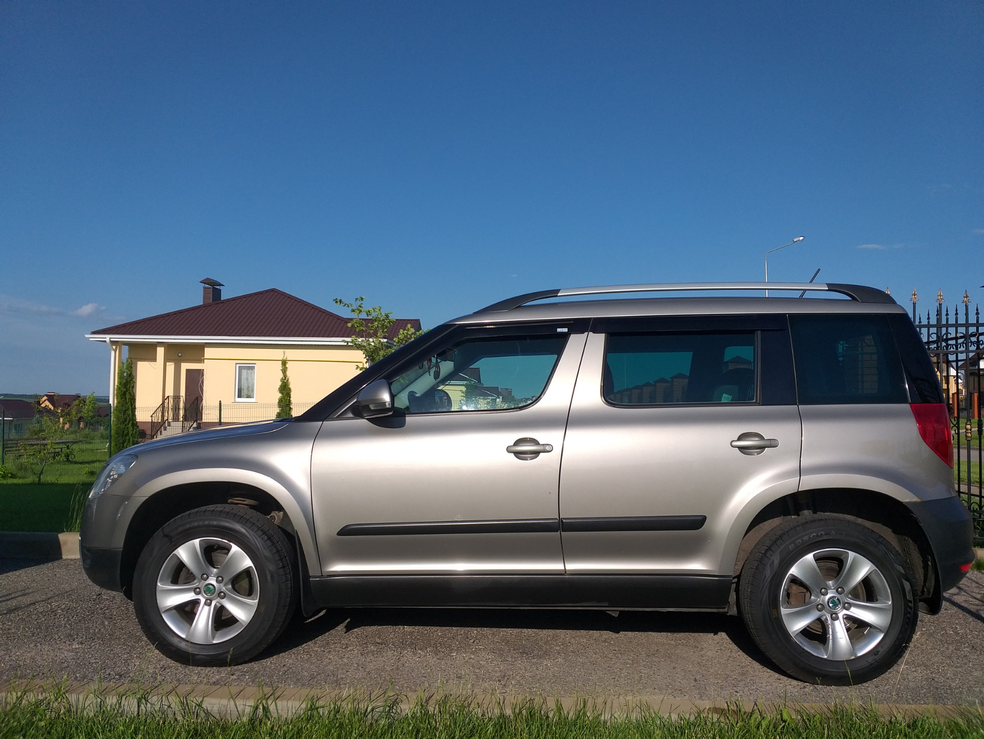 Шкода Йети 215 65 16. Шкода Йети. Шкода Йети 215/65 r16. Skoda Yeti выбор дисков.